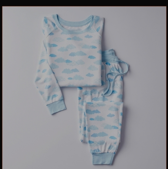 New unicorn pajamas - Picture 4 of 4